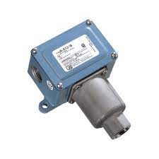 UE Controls J6 Series Pressure Switches Model 680